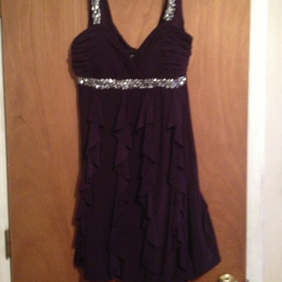 Cute cocktail dress.. Worn only once