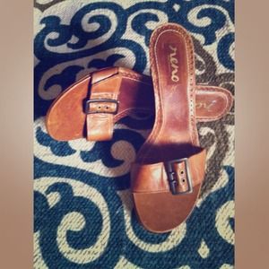 Genuine leather heels "made in Brazil"