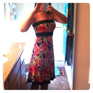 ❌BUNDLED❌Floral strapless dress knee length 6