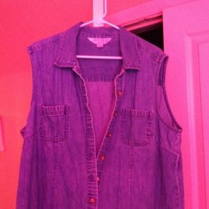 Sleeveless denies dress