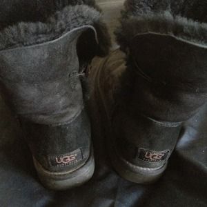 Mini Bailey Button UGG