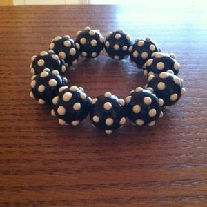 Black/white bracelet