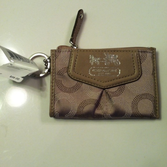 SOLD in bundle NWT!! Authentic Coach change purse!