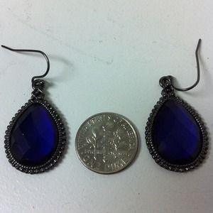 Its PURPLE earrings!