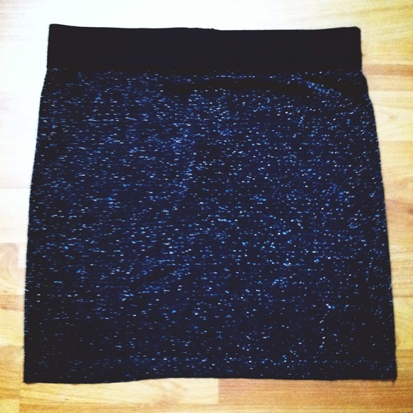 ❌SOLD Sparkle Black Skirt - Picture 3 of 4