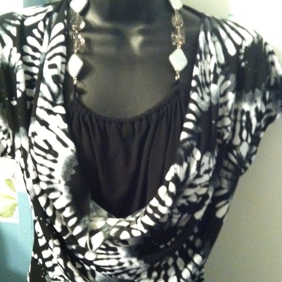 Top - Picture 2 of 2