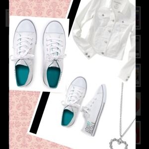white aeropostale canvas sneakers
