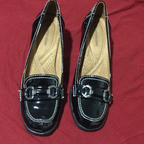 Naturalizer Black Shiny Kiki heels