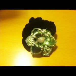 Accessories - Sparkly flower hair accessory Accessories - Sparkly flower hair accessory