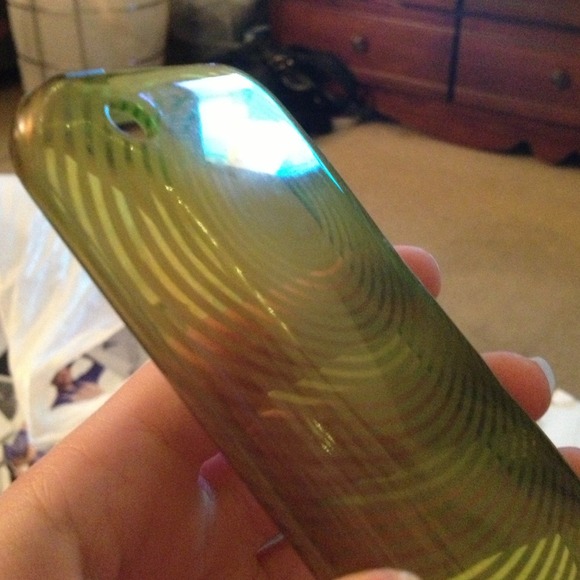 Durable rubber iPhone 3GS case! - Picture 2 of 4