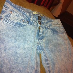 Cute Light blue skinny jean.