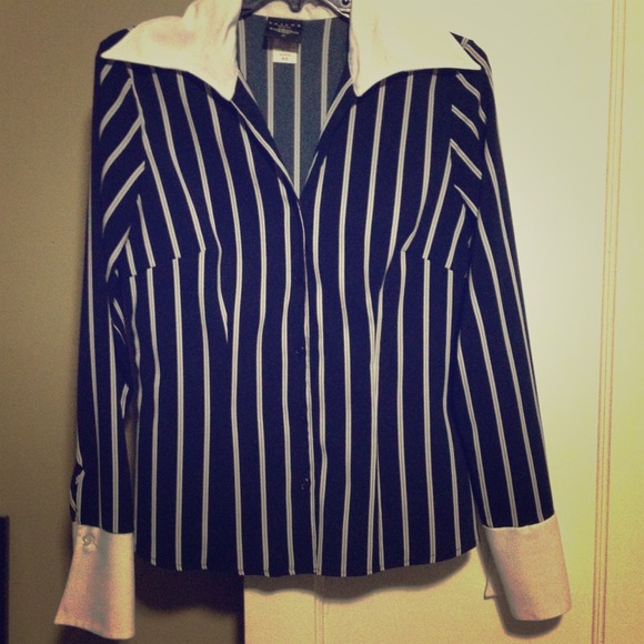 🚫Sold🚫Navy blue dress shirt with white stripes