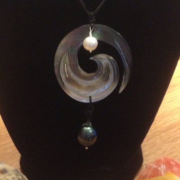 Tahitian Pearl, Mother of Pearl Necklace