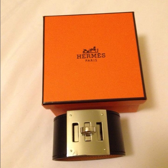 Hermes. Kelly dog bracelet.