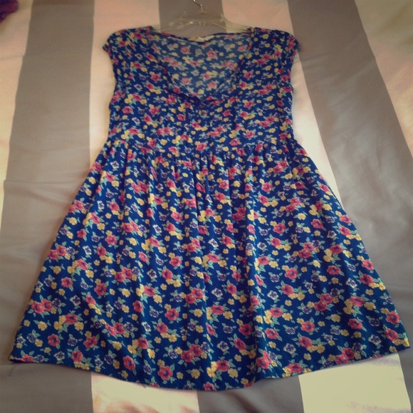 Love21 Dresses & Skirts - ❌SOLD in bundle❌ Love21 blue floral shirt dress