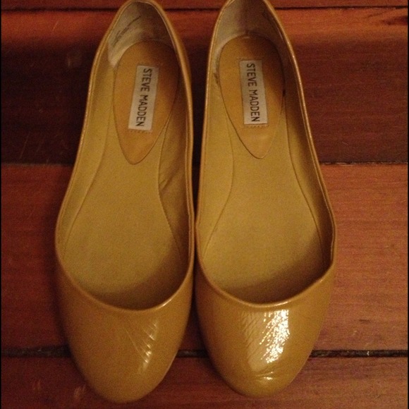 Steve Madden mustard yellow ballet flats