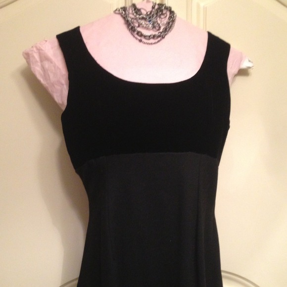 Dress - Picture 2 of 4