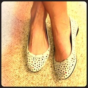 Calvin Klein Megan Flat in Ivory