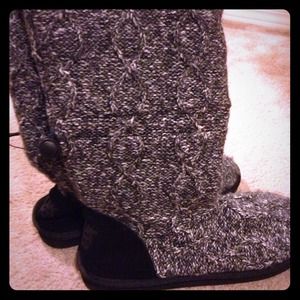 Mukluk tall knit slipper boots size 8