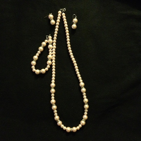 Bracelet earrings and necklace glass bead set - Picture 2 of 4