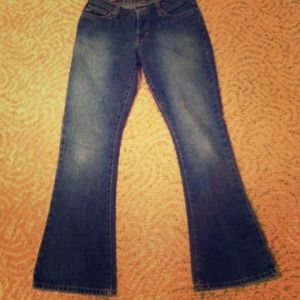 👖A&F mid rise flare 2 regular jeans👖