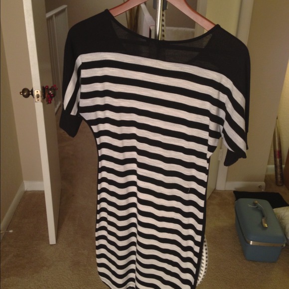 ✋SOLD✋ - Picture 2 of 4