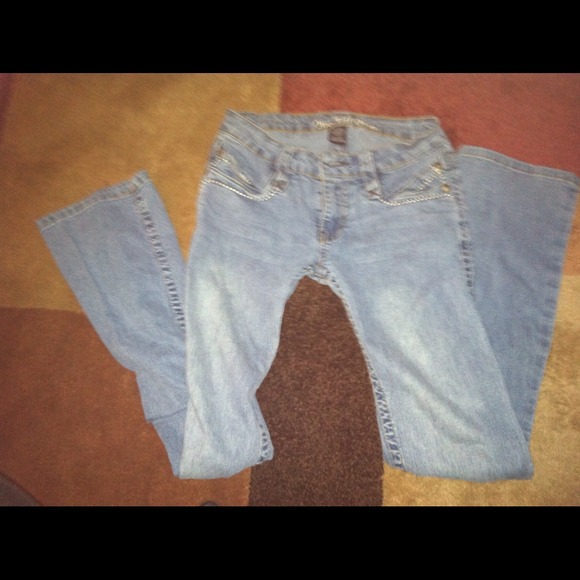 Straight leg blue jeans