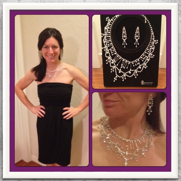 Jewelry - Host pick 9/1 Faux diamond necklace & earrings