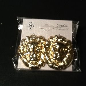 ✨✨SOLD✨✨Lion head earrings