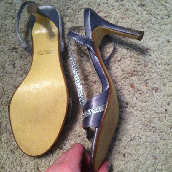 Michaelango silver heels with rhinestone detail - Picture 2 of 3