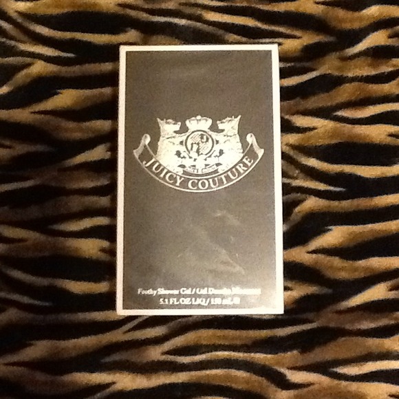 SOLD 👏👏👏👏👏Juicy Couture shower gel