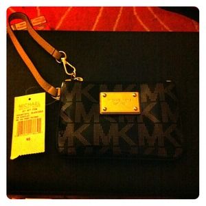 Micheal Kors Holiday Patent Wristlet