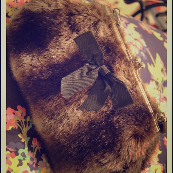 🌻Vintage Faux Fur Purse🌻