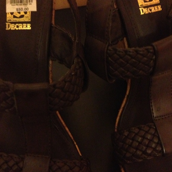 🔴SOLD In Bundle🔴NWT Decree wedges - Picture 3 of 3