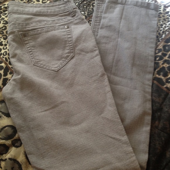 🎉REDUCED PRICE!!🎉Grey straight leg jeans 😊👍