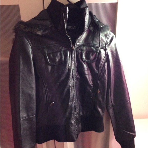 Leather jacket - Picture 3 of 4