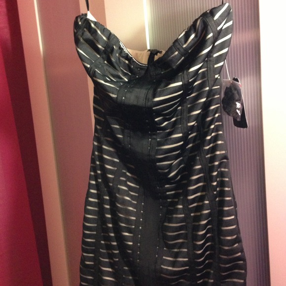 Dress - Picture 2 of 3