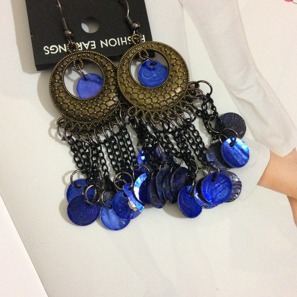 Earrings - Picture 2 of 4