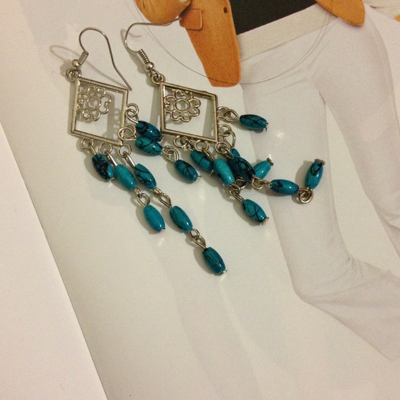 Earrings - Picture 3 of 4