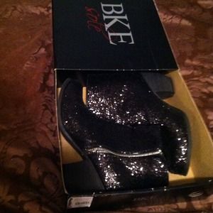 BKE Sequined boots