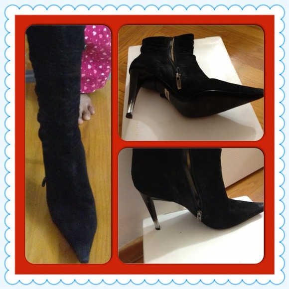 Pointed Suede Boot - Picture 4 of 4