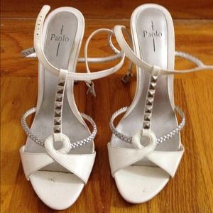 White/Silver Wedge