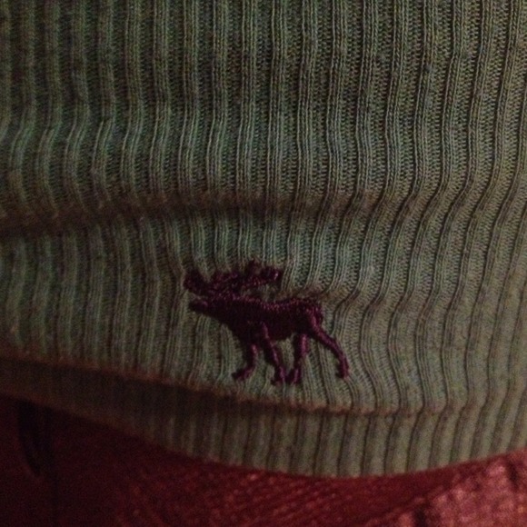 Wide V top - Picture 2 of 2