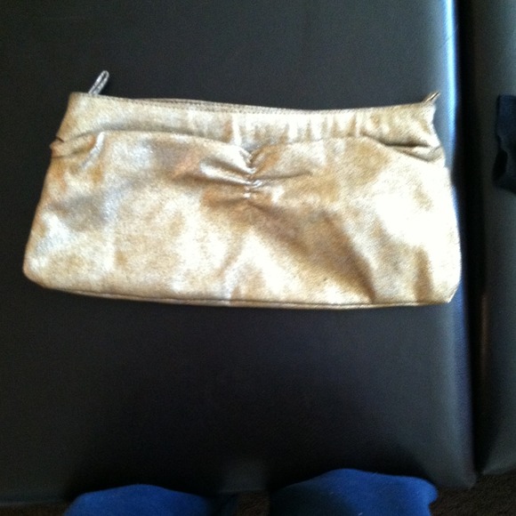 Gold clutch