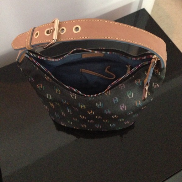 💢SOLD💢 Dooney & Bourke Handbag - Picture 2 of 4