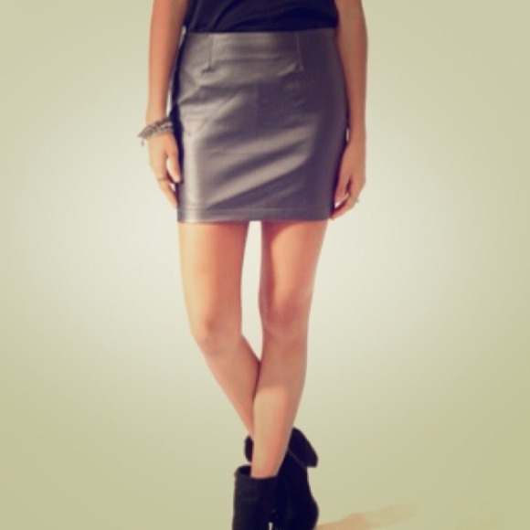 🎉host pick🎉11/20 f21 short gold metallic skirt - Picture 4 of 4