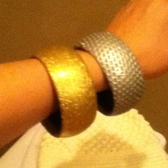 Bracelets - Picture 3 of 4