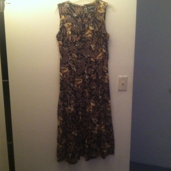 Leaf motif dress.