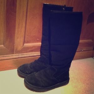 RESERVED UGG tall zip black boots