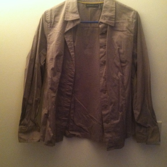 Ewro-Desent colored blouse.